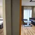 Apartament Miku Apartment-luxurious 2bd Private Parking Tirana