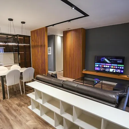 Miku Apartment-luxurious 2bd Private Parking * Tirana