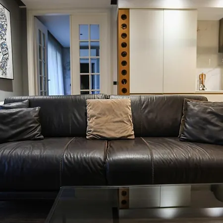 Miku Apartment-luxurious 2bd Private Parking Apartment *