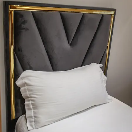 Miku Apartment-luxurious 2bd Private Parking Apartment Tirana