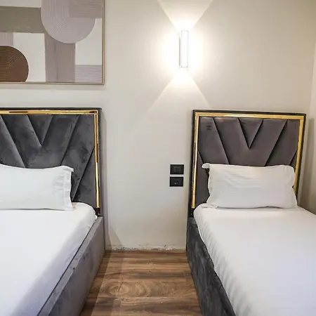 Miku Apartment-luxurious 2bd Private Parking * Tirana