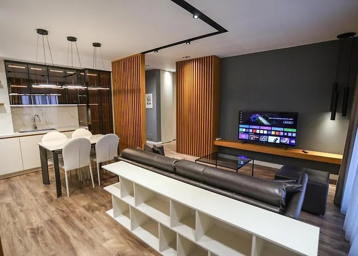 Miku Apartment-luxurious 2bd Private Parking * Tirana