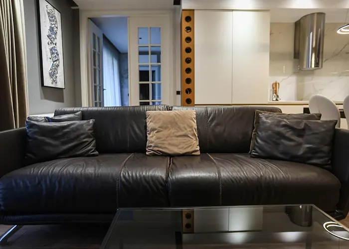 Miku Apartment-luxurious 2bd Private Parking Apartment *