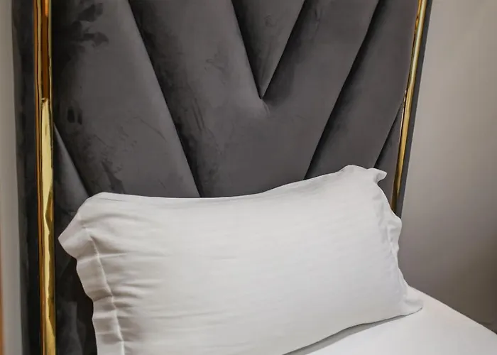 Miku Apartment-luxurious 2bd Private Parking Apartment Tirana