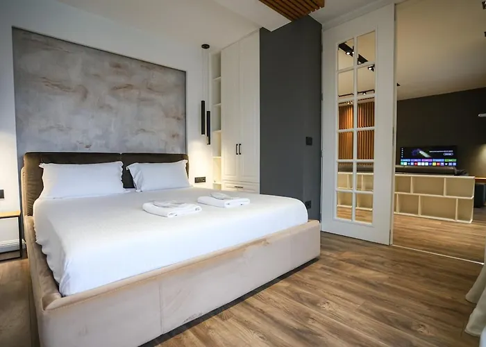 Miku Apartment-luxurious 2bd Private Parking *