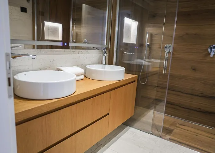 Miku Apartment-luxurious 2bd Private Parking Apartment *