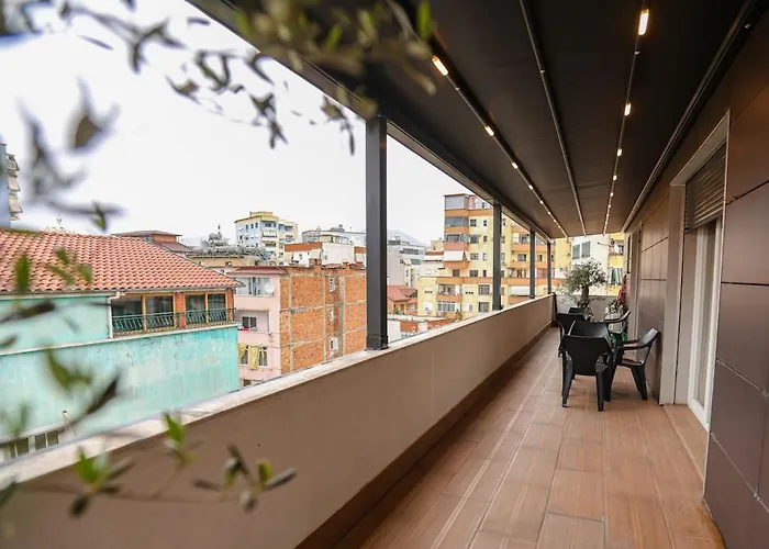 Miku Apartment-luxurious 2bd Private Parking Tirana