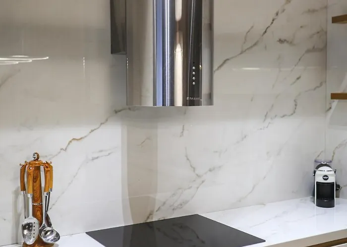 Miku Apartment-luxurious 2bd Private Parking * Tirana