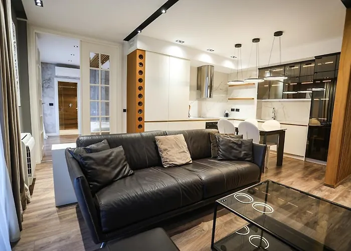 Miku Apartment-luxurious 2bd Private Parking Apartment