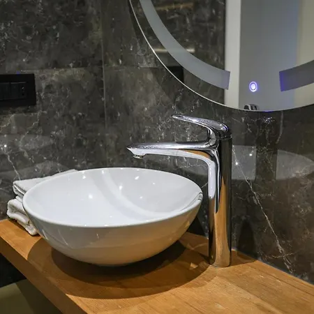 Apartment Miku Apartment-luxurious 2bd Private Parking