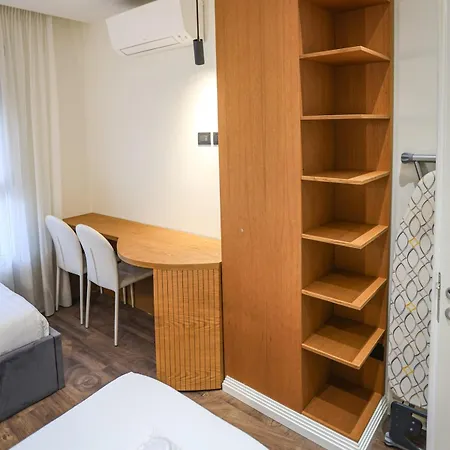 Lägenhet Miku Apartment-luxurious 2bd Private Parking Tirana