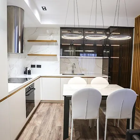 Miku Apartment-luxurious 2bd Private Parking * Tirana