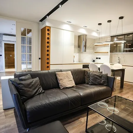 Miku Apartment-luxurious 2bd Private Parking Apartment