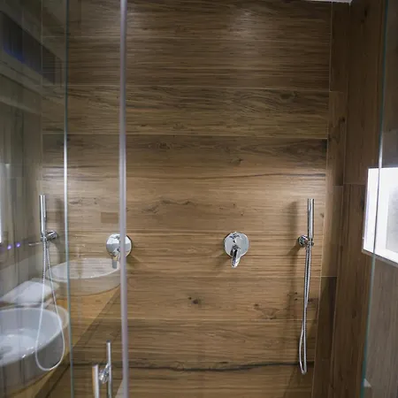 Miku Apartment-luxurious 2bd Private Parking Apartment *