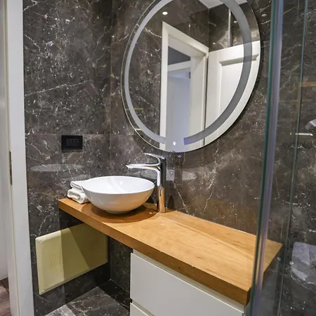 Apartment Miku Apartment-luxurious 2bd Private Parking