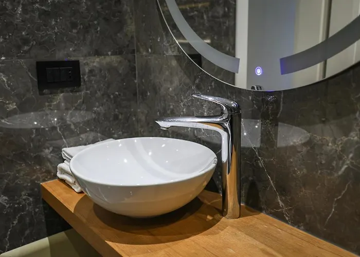 Apartment Miku Apartment-luxurious 2bd Private Parking