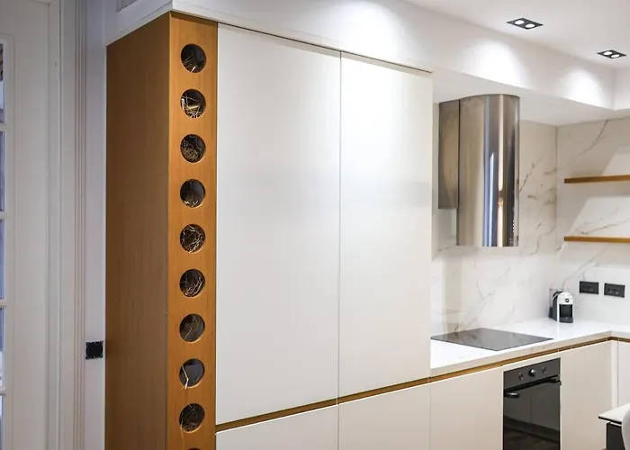 Miku Apartment-luxurious 2bd Private Parking Apartment Tirana